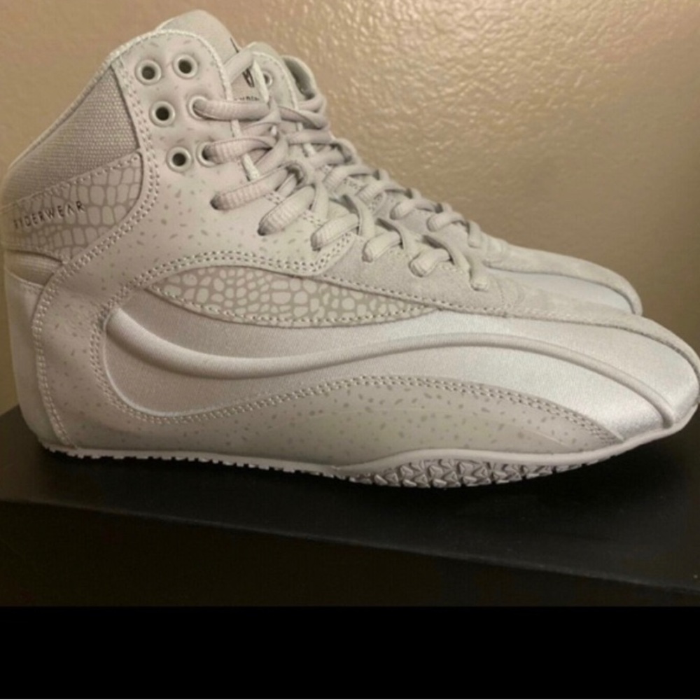 Ryderwear gym shoes